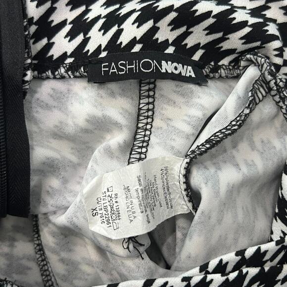 Fashion Nova houndstooth wide-leg pants - Picture 7 of 7